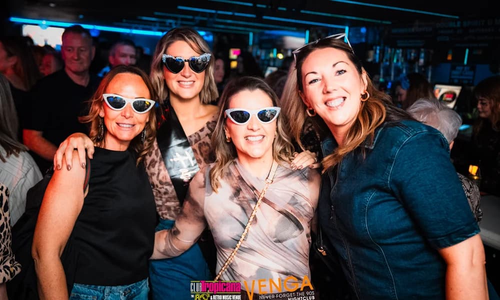 Group with retro sunglasses
